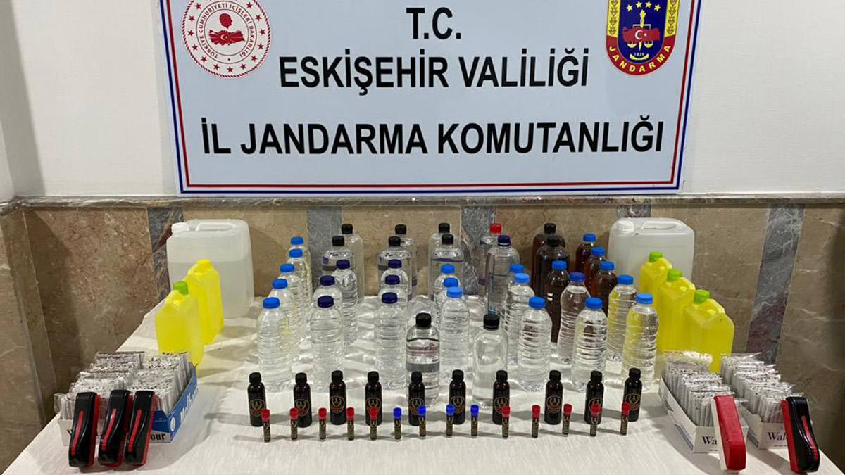 Eskişehir'de 52 litre sahte içki ele geçirildi