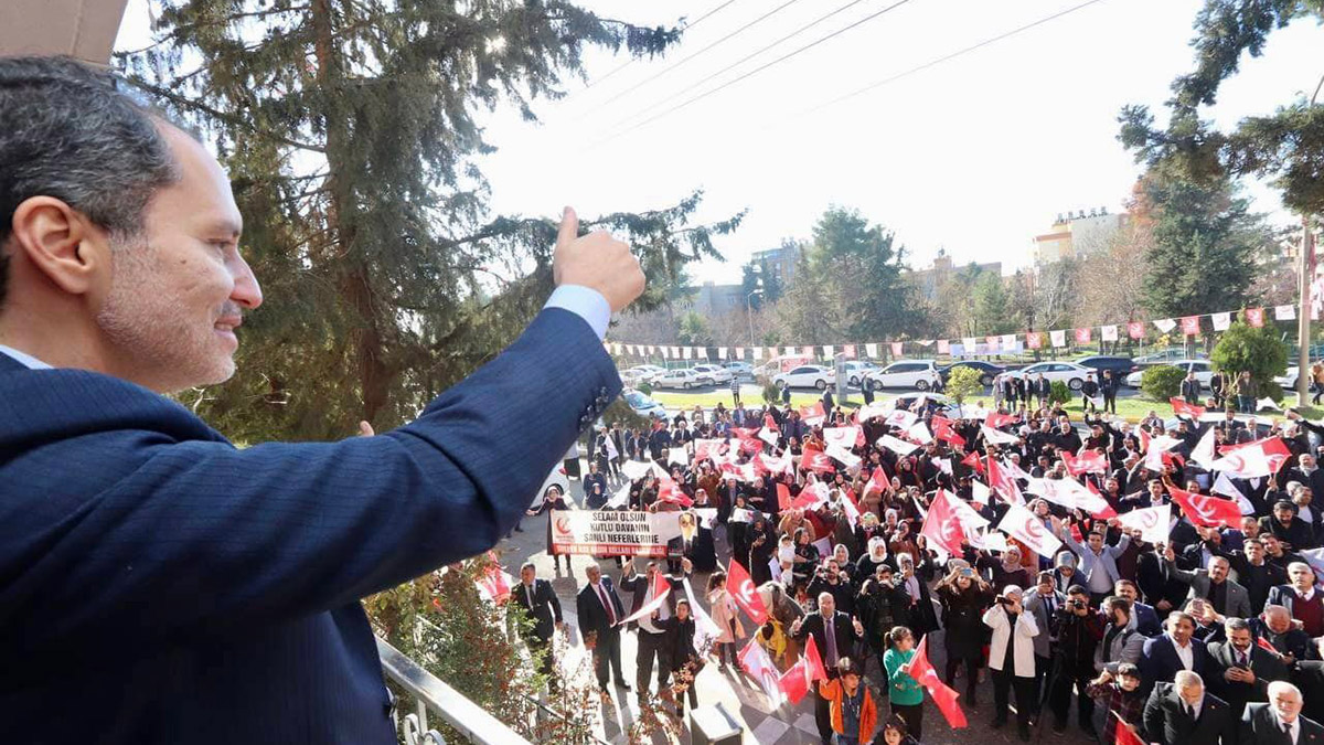 Tırnaklarımızla sökerek ilerlemeye devam ediyoruz