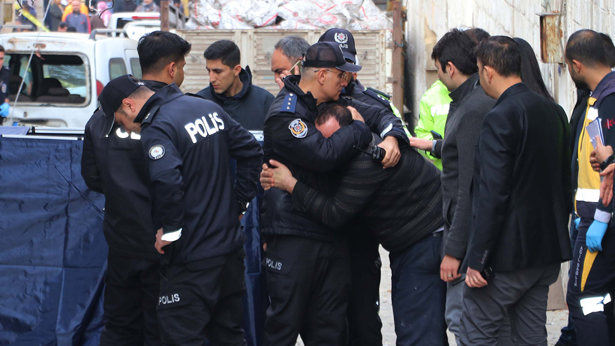 Gaziantep'te freni boşalan kamyonet çocuklara çarptı