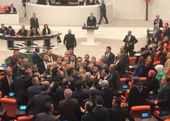 TBMM Genel Kurulu'nda gerginlik