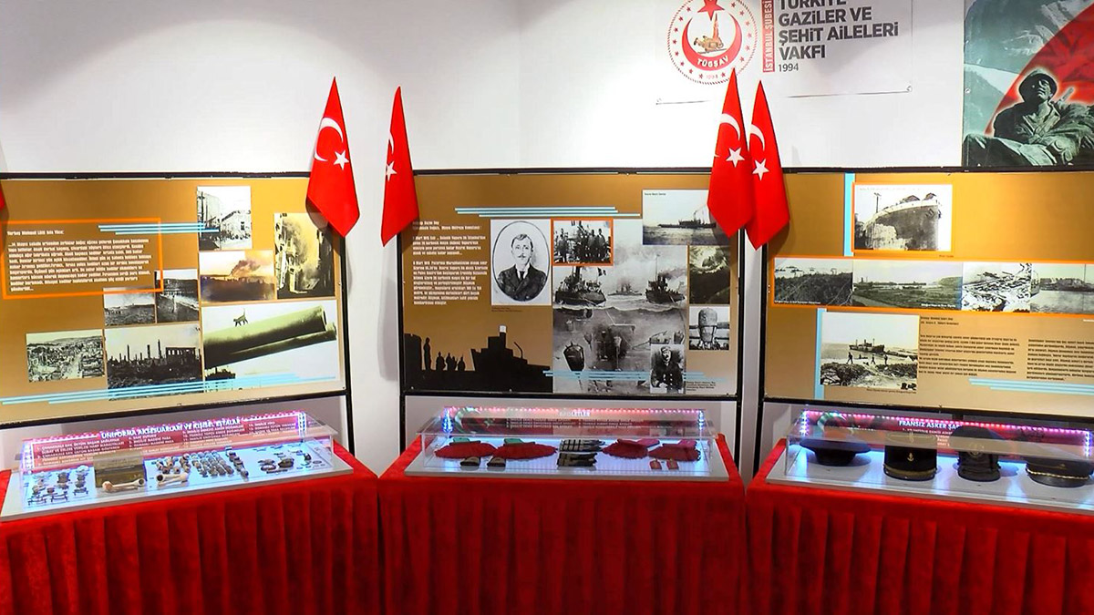 Türkiye Gaziler ve Şehit Aileleri Vakfı'nın Çanakkale Zaferi Sergisi'nde bir çalışana ait cep telefonu çalındı. Hırsızlık, güvenlik kamerası kayıtlarına girdi.