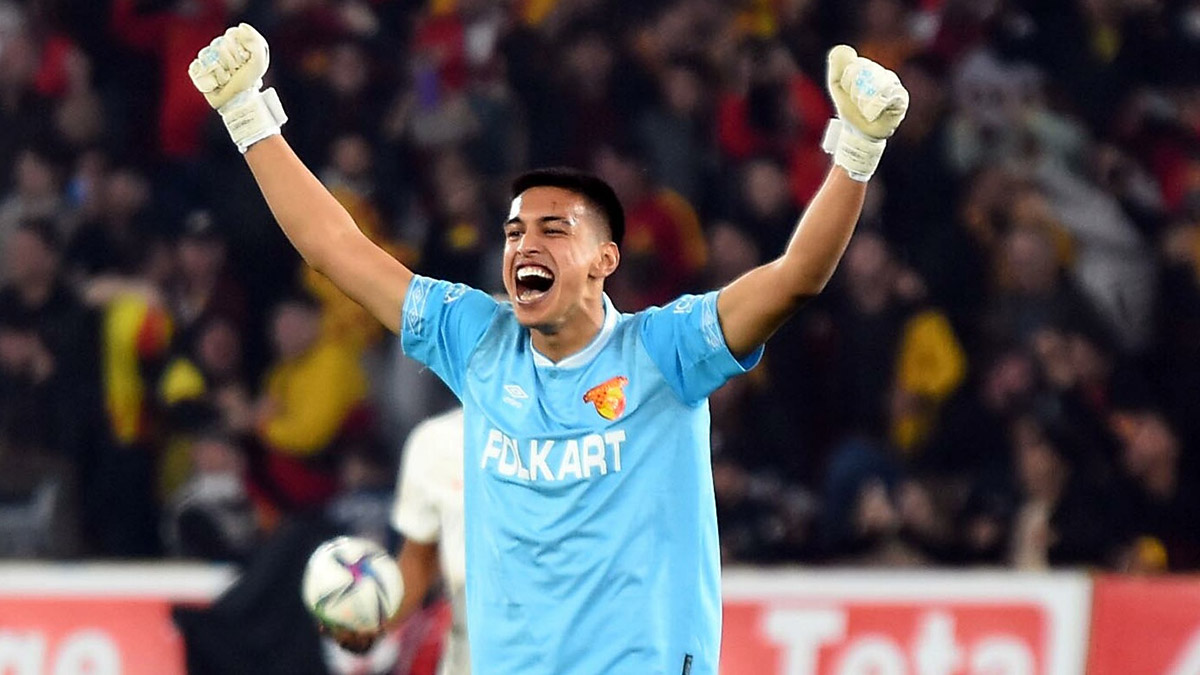 Kaleci İrfan Can Eğribayat göz doldurdu