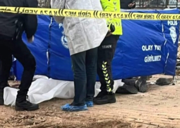 Parktan geçen öğretmene kamyon çarptı