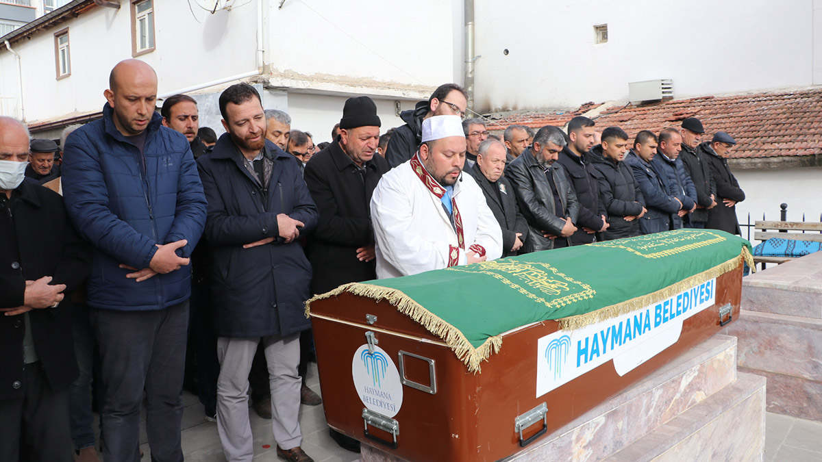 İşe neden geç geldiğini sorduğu için öldürülmüş