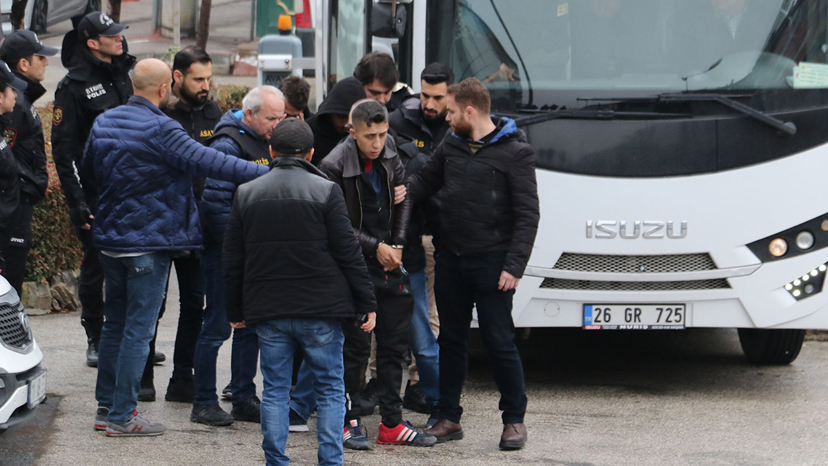 Çatıdan güvercin çalarken cinayet işledi