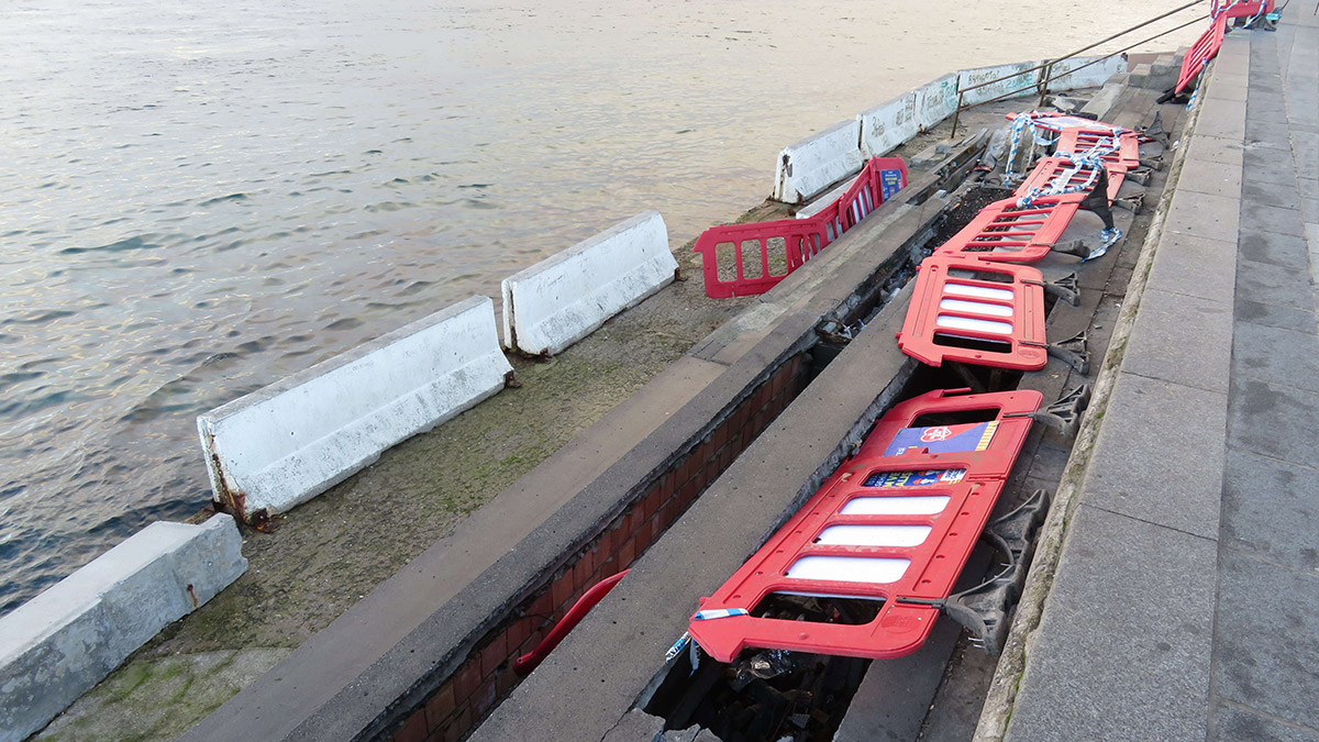 Üsküdar Sahili çöktü