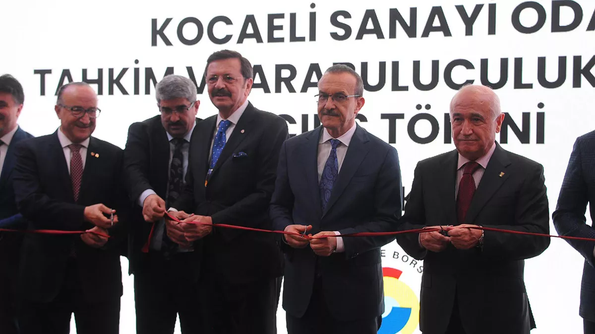 Türkiye odalar ve borsalar birliği başkanı (tobb) rifat hisarcıklıoğlu, mart ayında togg’un piyasada olacağını belirtti.