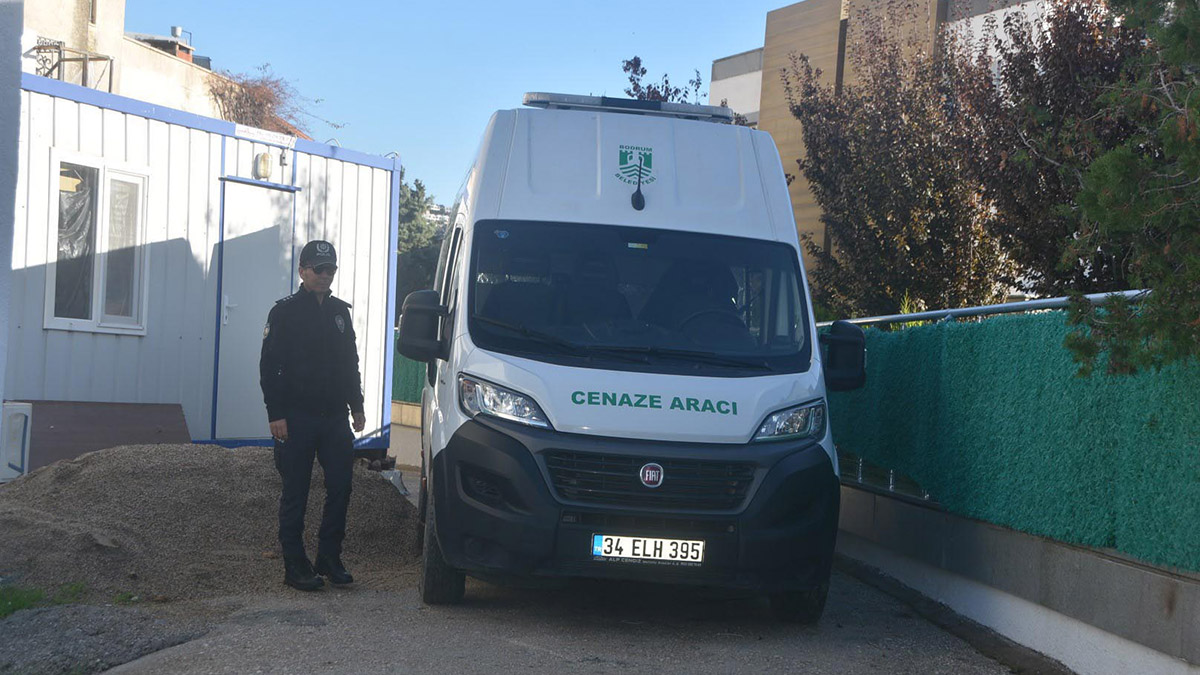 Horladığı için kendisini uyaran arkadaşını öldürdü