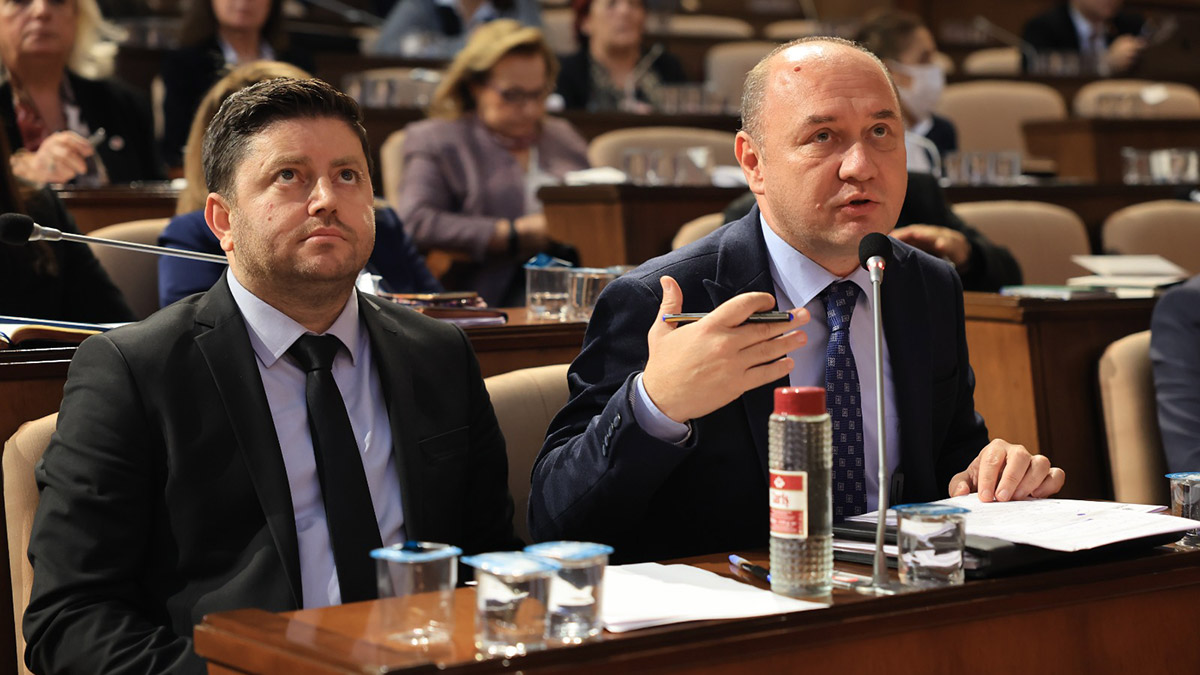 İBB Meclisi'nde tartışma