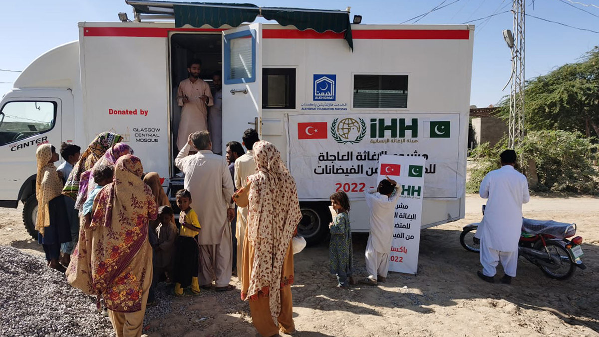 İHH, Pakistan'daki yardım çalışmalarını sürdürüyor