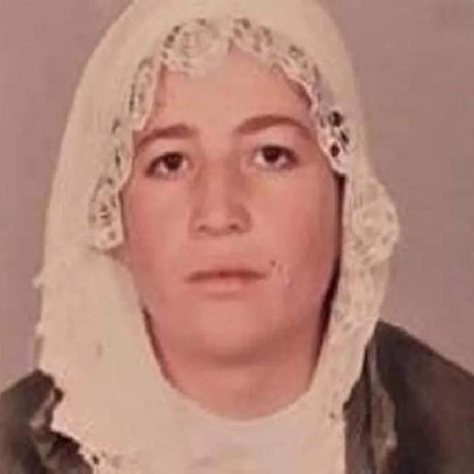 Siirt'in Pervari ilçesinde 8 yıl önce av tüfeği ile intihar ettiği öne sürülen Kader Ertem'i kayınpederi Tahir Atak'ın öldürüldüğü ortaya çıktı. İki gün önce gözaltına alınan Tahir Atak, dün işlemleri sonrası tutuklandı.