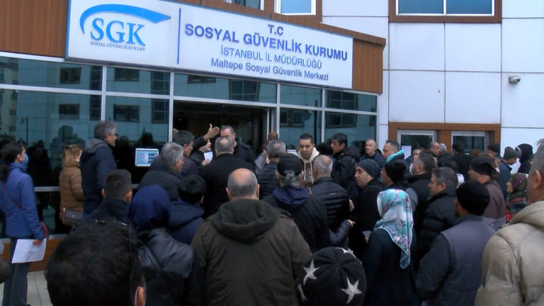 İstanbul’da SGK müdürlükleri önünde yoğunluk