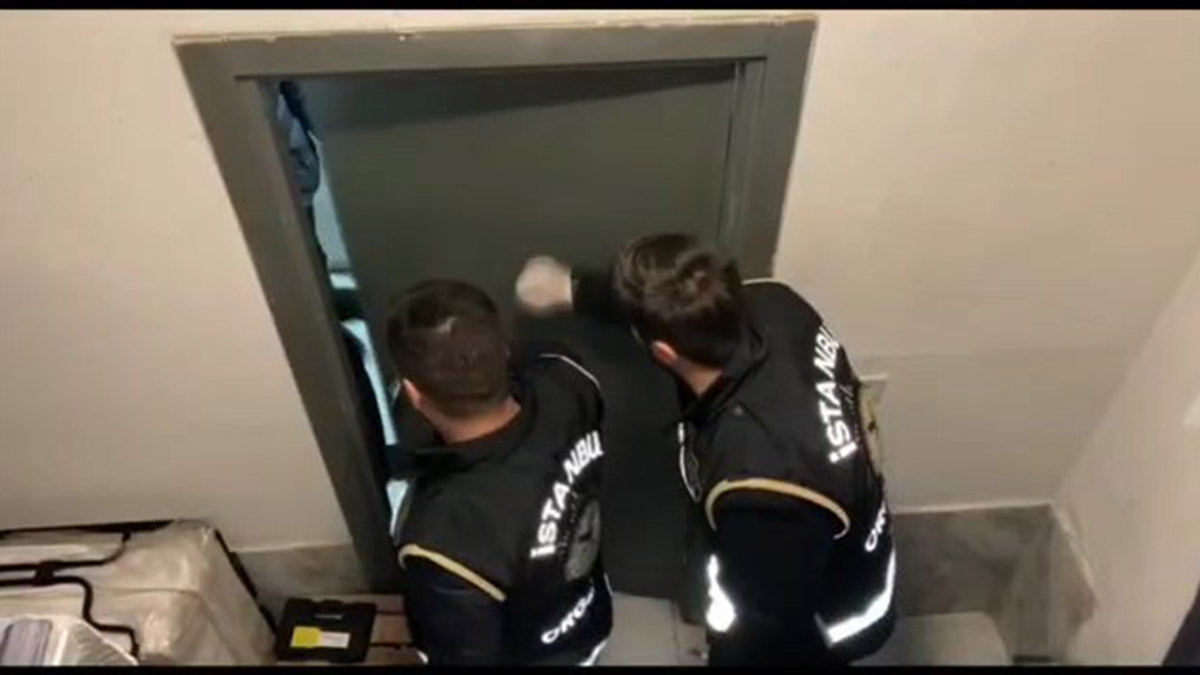 İstanbul'da suç örgütlerine silah temin eden 2 kişi tutuklandı