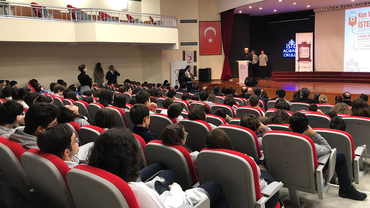 İSTEK Okulları'ndan 'Kan Vermeye İstekliyiz' etkinliği