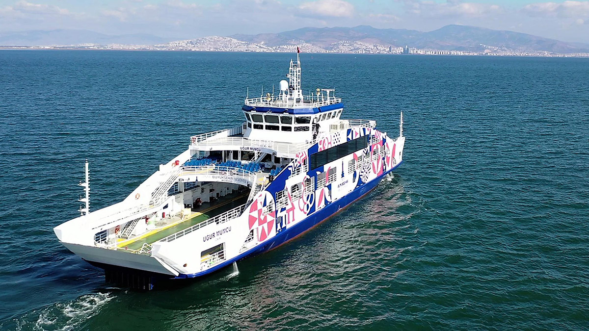 İzmir'de vapur seferleri geçici süreyle durduruldu