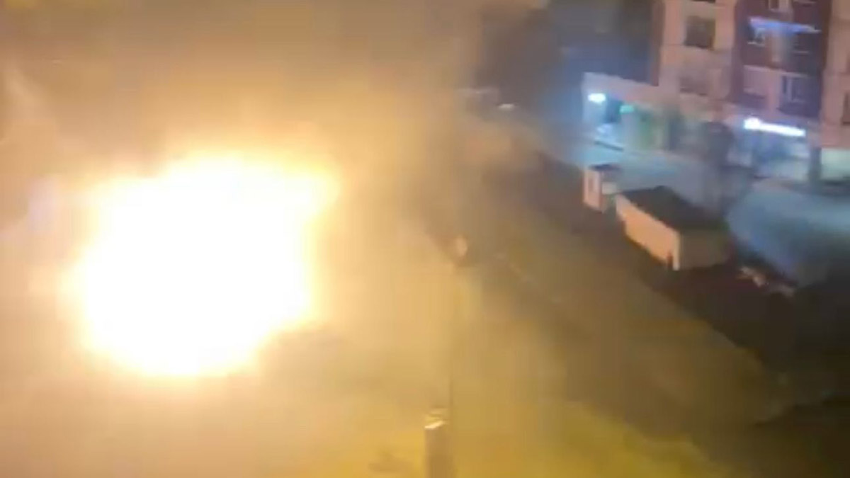 Kadıköy'de yer altı kablolarında patlama