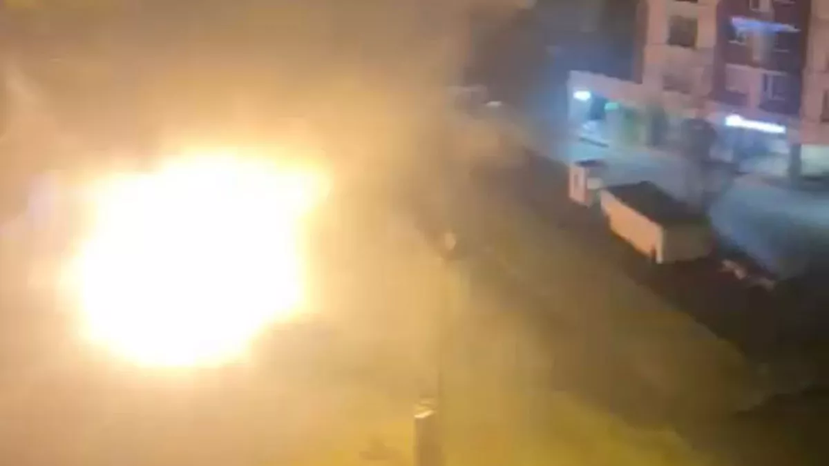 Kadıköy'de yer altı kablolarında patlama