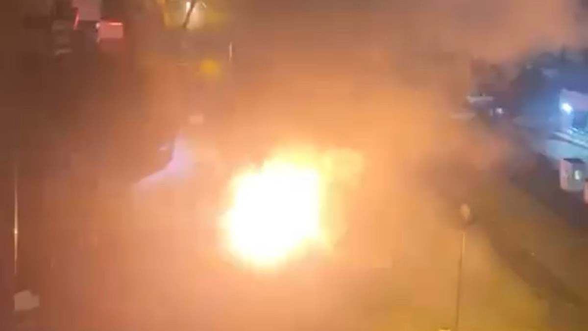 Kadıköy'de yer altı kablolarında patlama