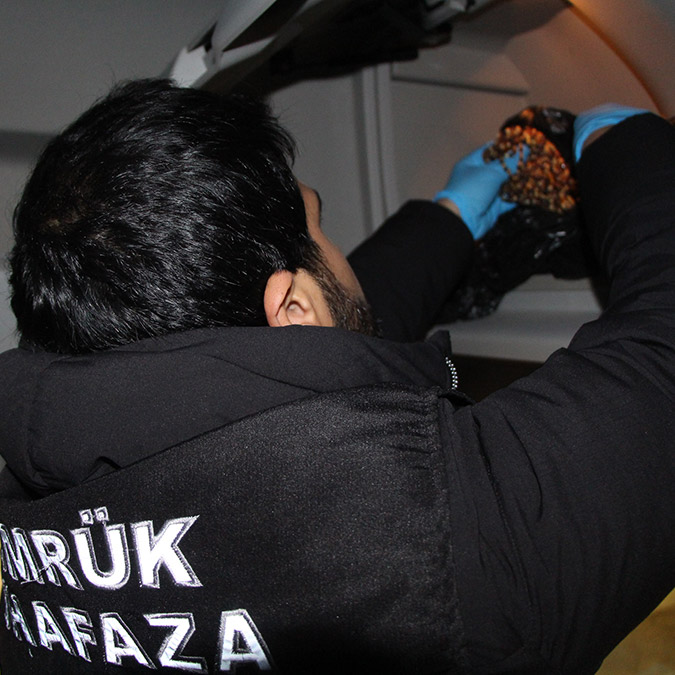 Sınırda, trüf mantarı ile kehribar ele geçirildi