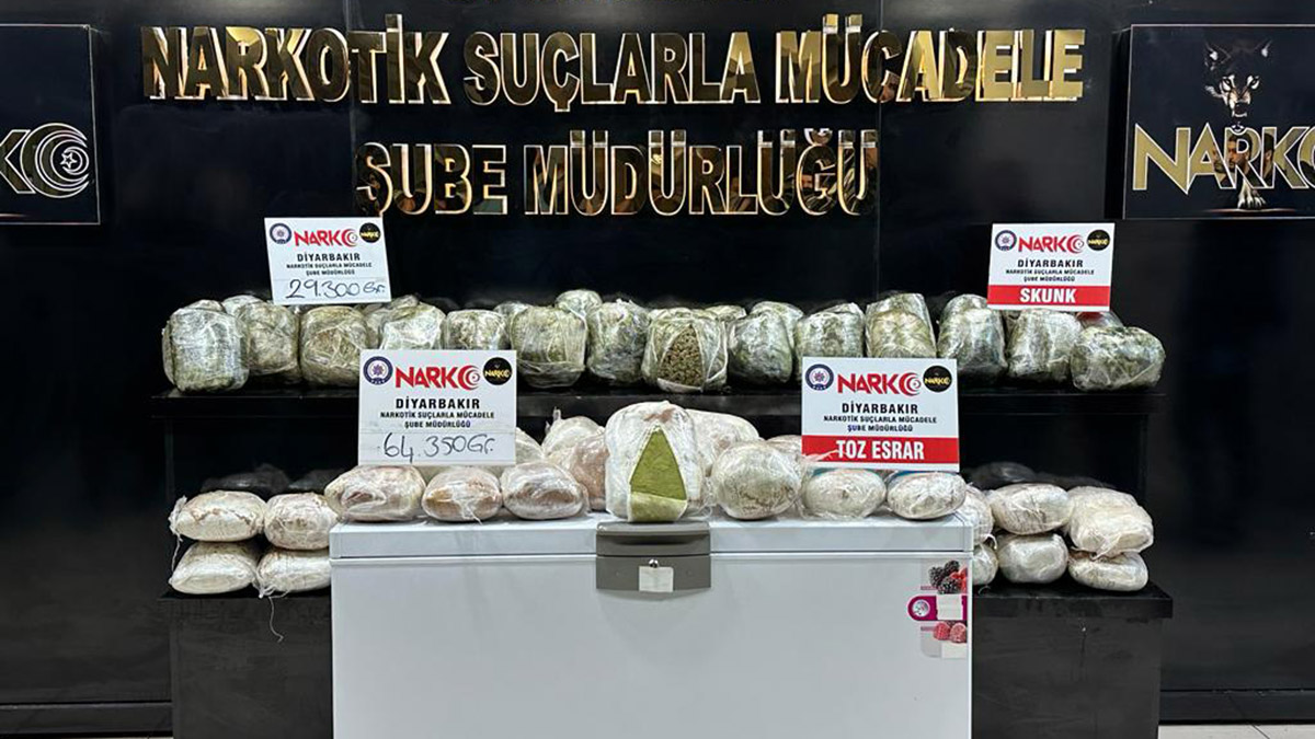 Kargo şirketine düzenlenen operasyonda 93 kilo esrar ele geçirildi