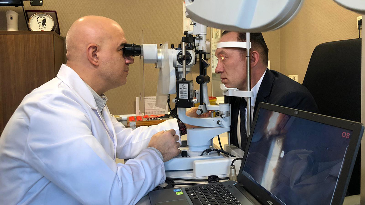 Katarakt ameliyatları artık lazerle yapılıyor