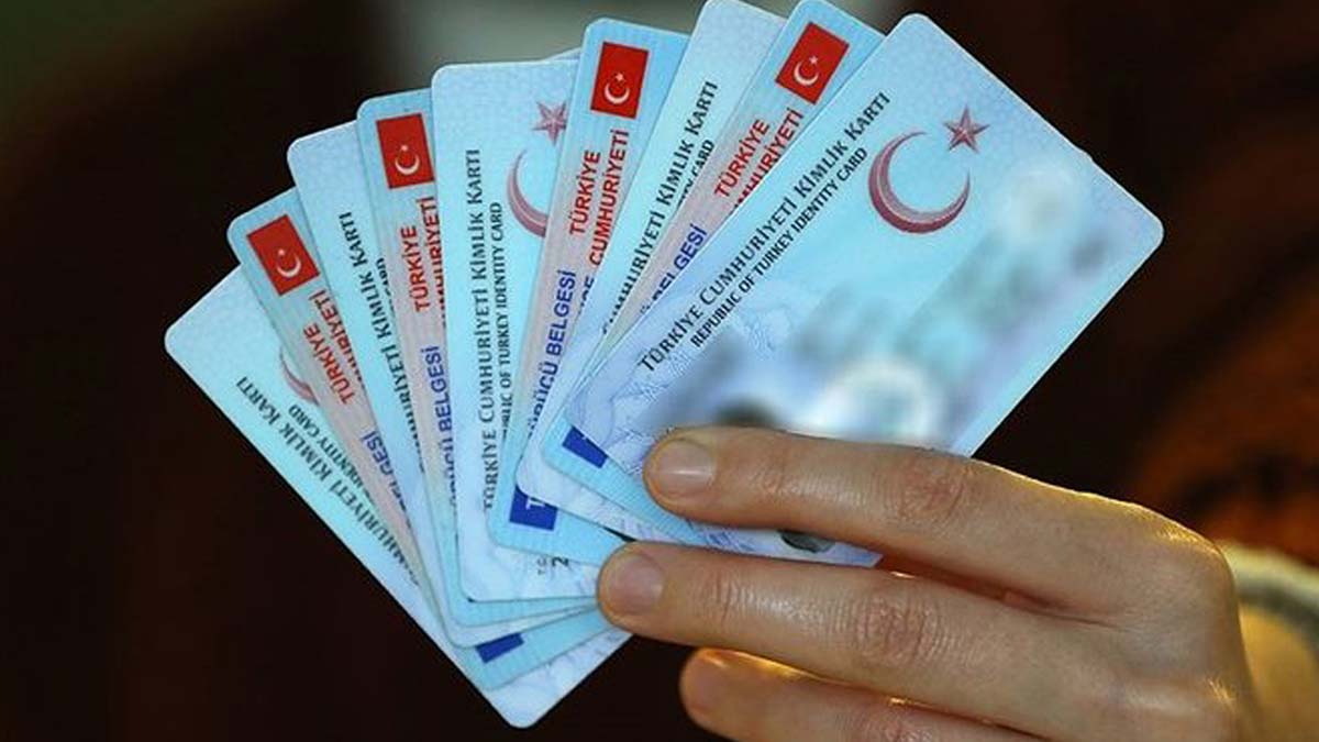 Bankalarda yeni kimlik olmadan işlem yapılamayacak