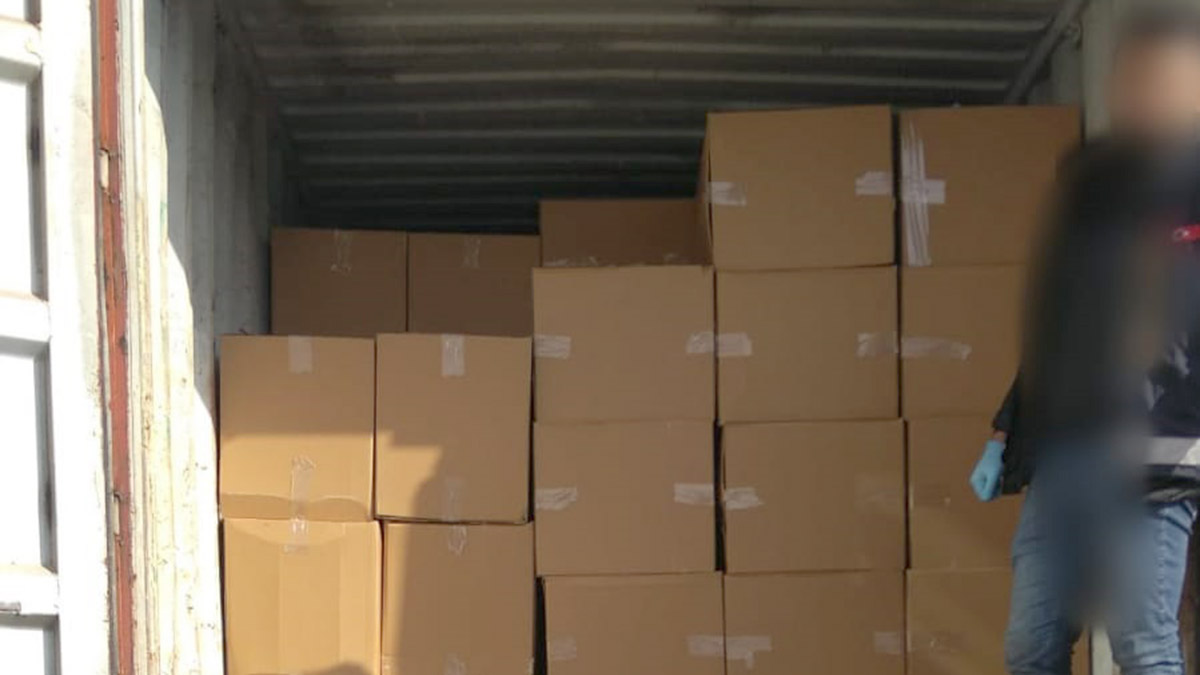 Konya'da 3 milyon 600 bin adet kaçak sigara ele geçirildi