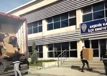 Polisin durdurduğu TIR'da 4 milyon kaçak sigara ele geçirildi