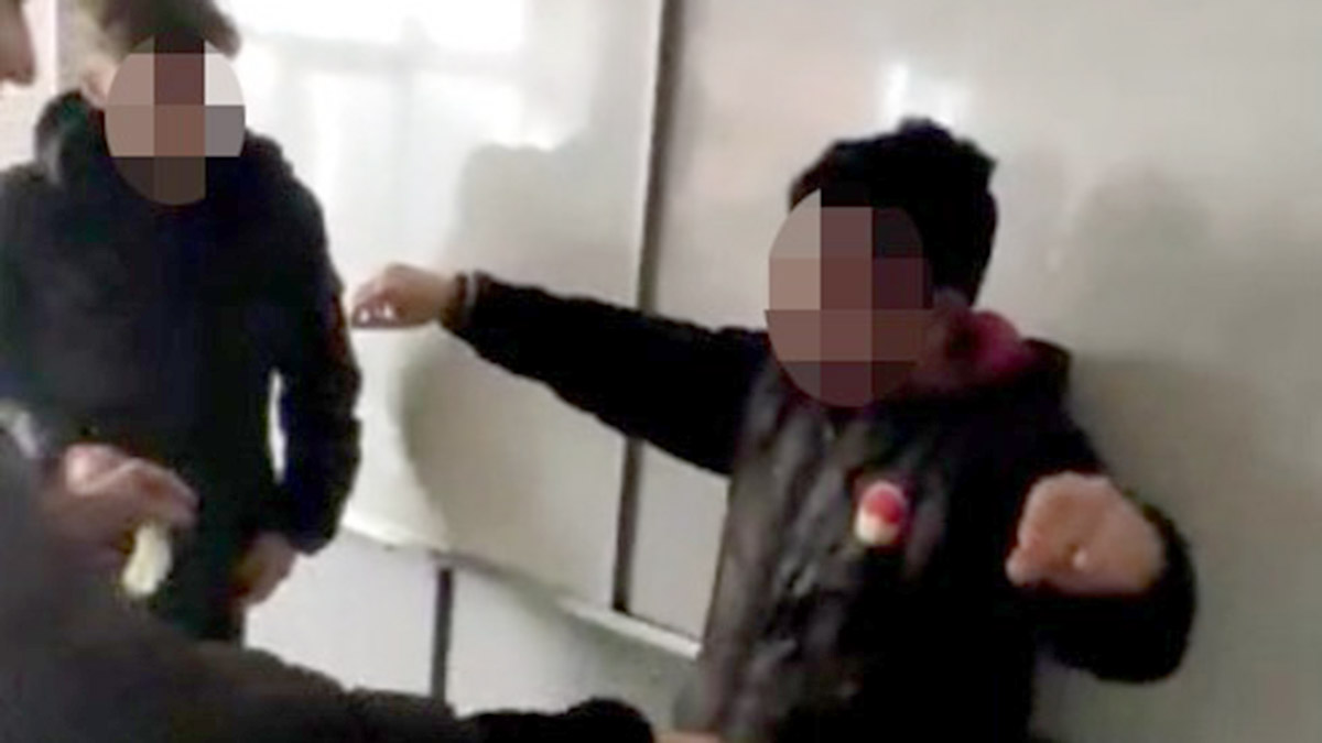 Lisede arkadaşlarını döven 4 öğrenci adliyede