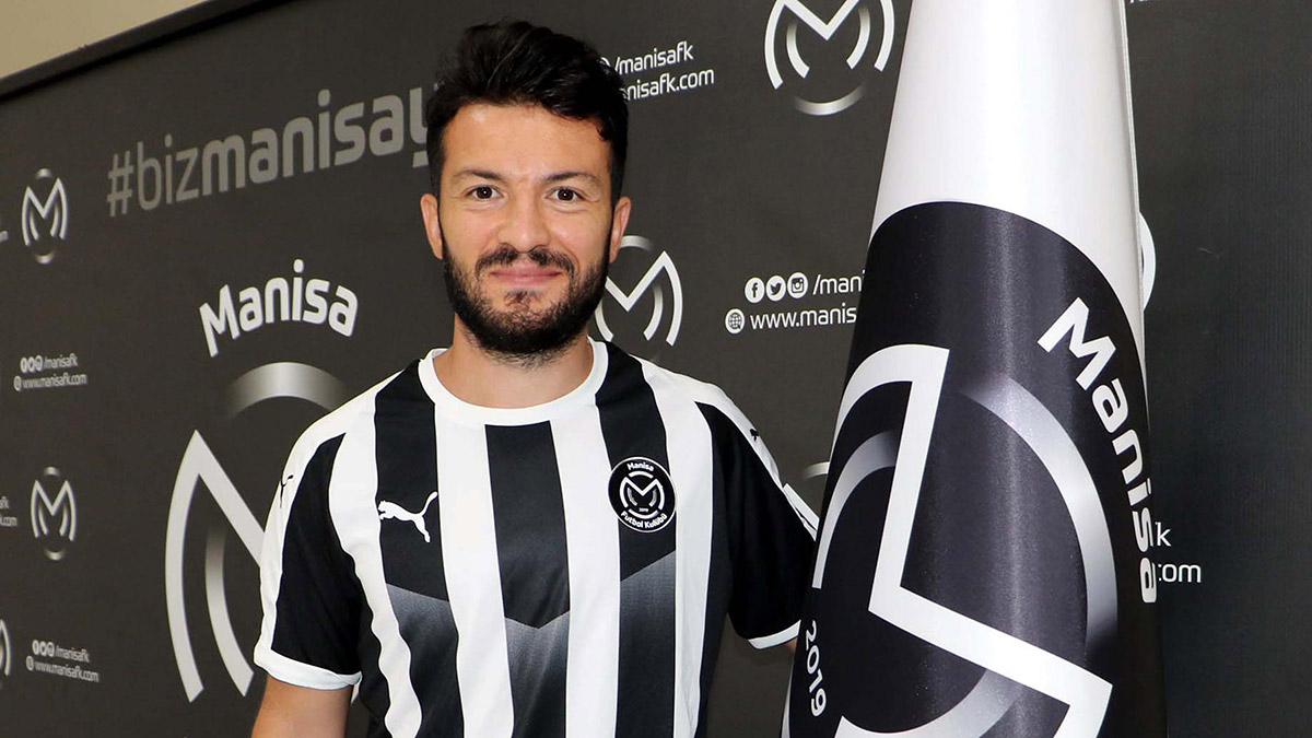 Manisa Futbol Kulübü Özgür Çek'le yollarını ayırdı