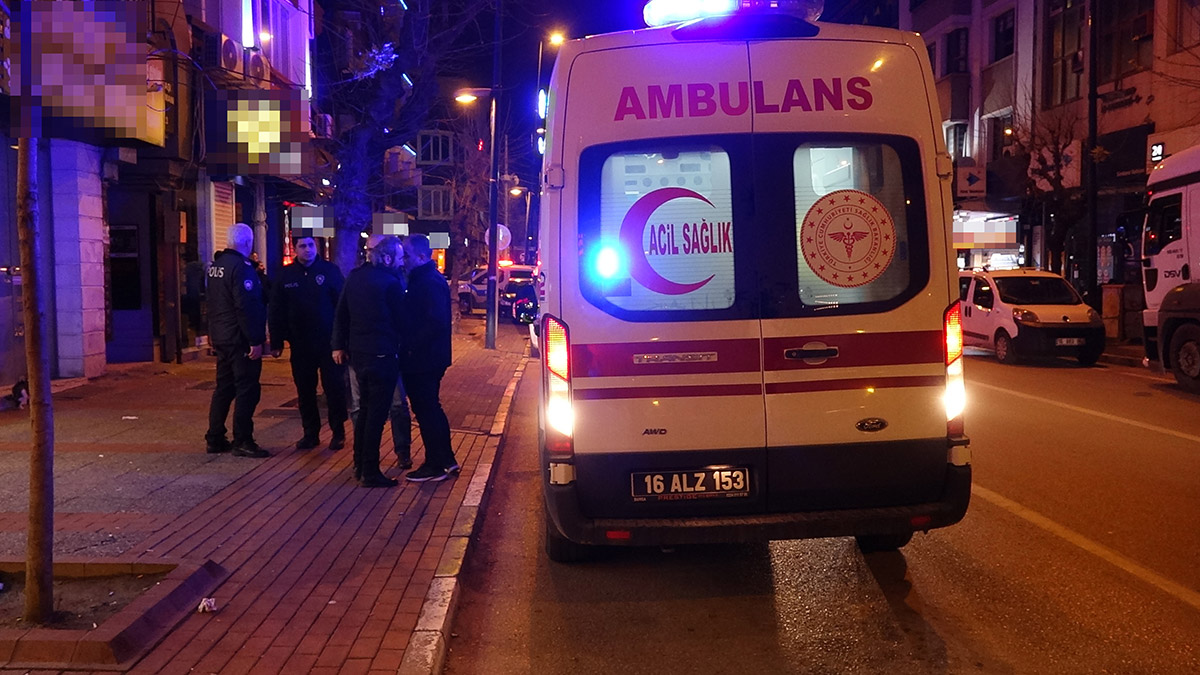 Masaj salonunda tartıştı, bıçaklandı