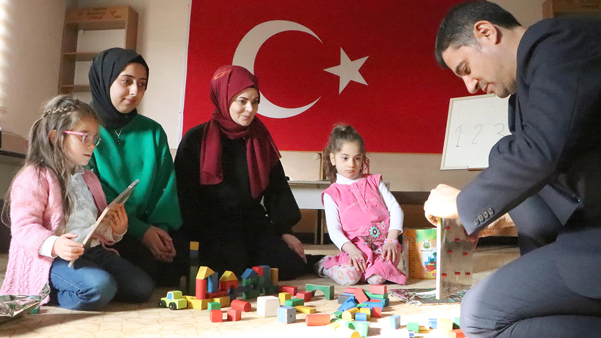 'Gezici Anaokulu' öğretmenleri yollarda