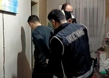 Mersin merkezli 3 ilde FETÖ/PDY operasyonu; 14 gözaltı