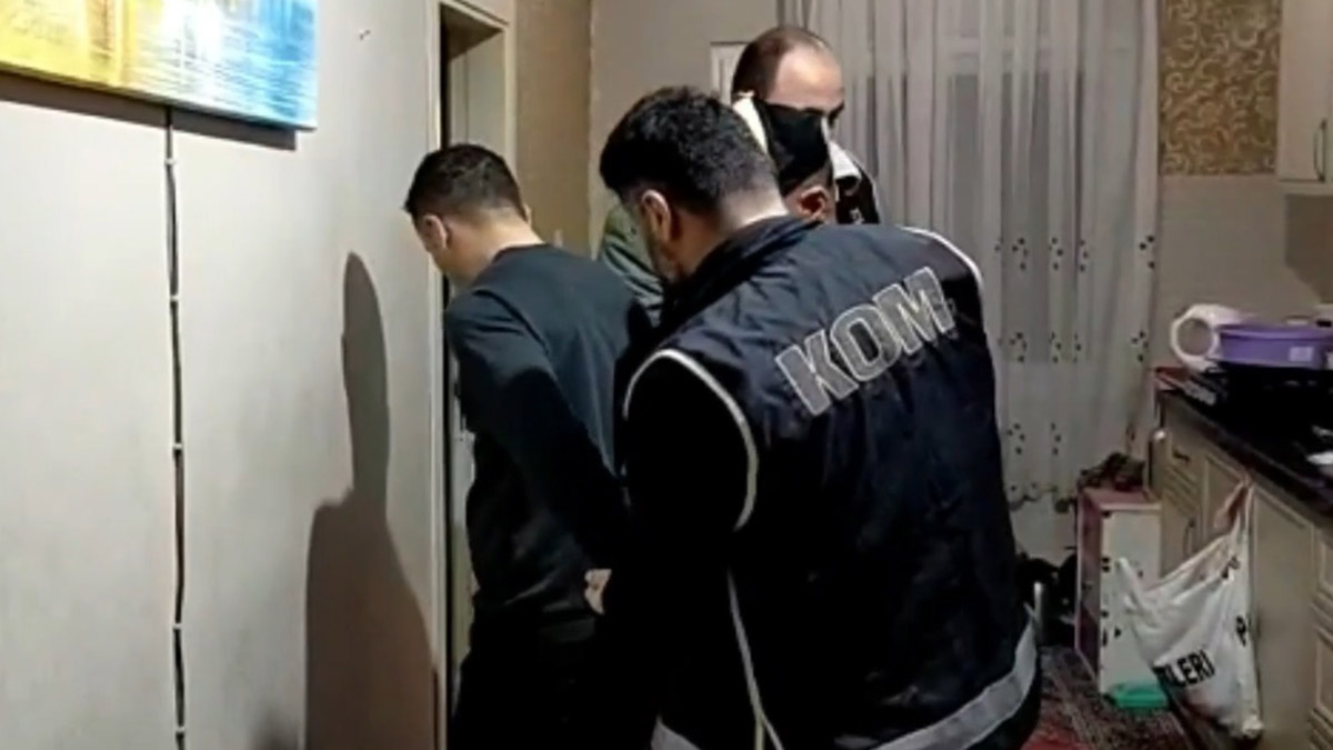 Mersin merkezli 3 ilde FETÖ/PDY operasyonu; 14 gözaltı