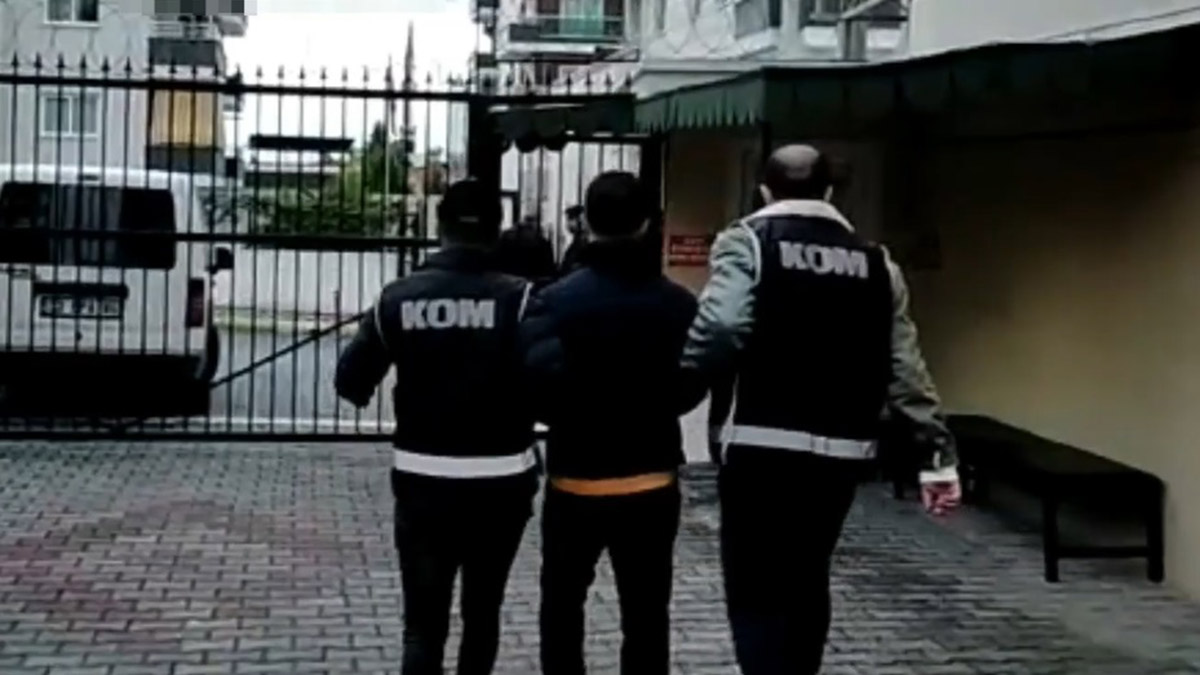 Mersin merkezli 3 ilde FETÖ/PDY'nin güncel yapılanması içinde faaliyet gösterenlerin de olduğu 14 şüpheli gözaltına alındı.