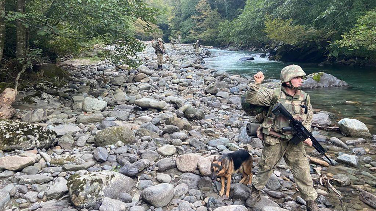 Sınırdan kaçak geçmeye çalışan 6 FETÖ ve 1 PKK'lı yakalandı