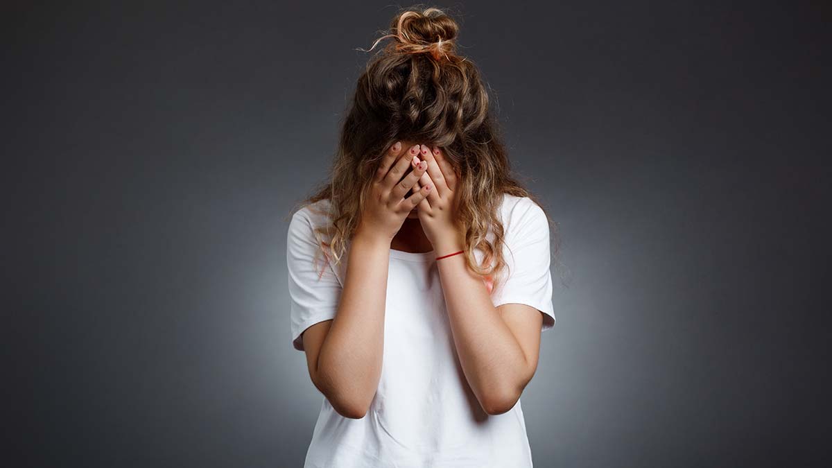 Bazılarımız sevmeyi bilmiyor...