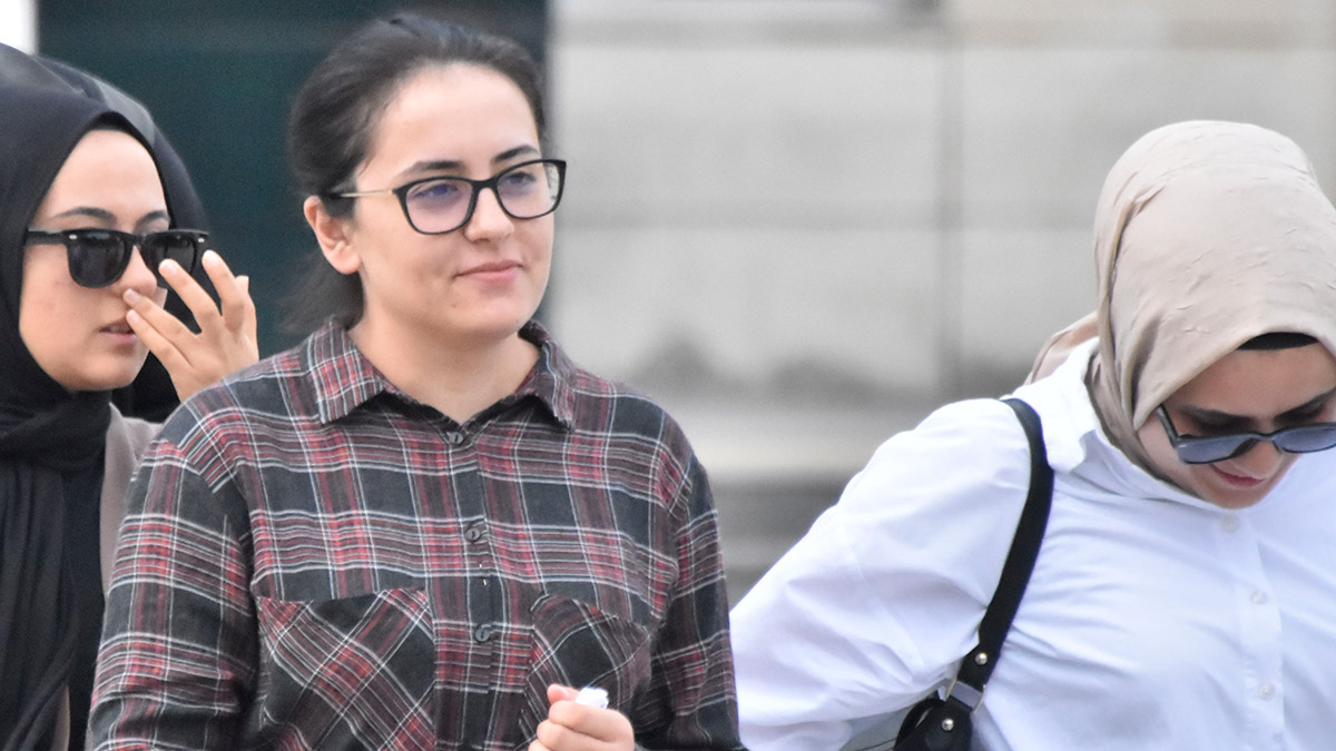 Büyükşen çiftinin kızı; 81 milyonun önünde iftiraya uğradım