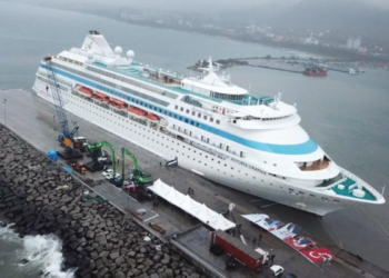 Astoria Grande kruvaziyer gemisi Ordu'ya demir attı