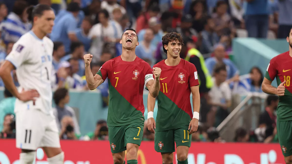 Arjantin, 2022 fifa dünya kupası finali'nde fransa'yı penaltılar sonucunda eleyerek tarihinde 3'üncü defa dünya kupası'nı kazanma başarısı gösterdi. Katar'da düzenlenen dünya kupası'nda rekorlar kırılırken, bireysel anlamda da yıldız oyuncular ilkleri başardı.