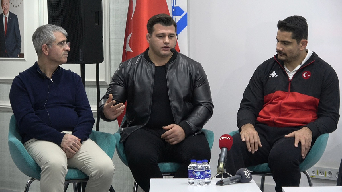 Rıza Kayaalp ve Taha Akgül öğrencilerle buluştu