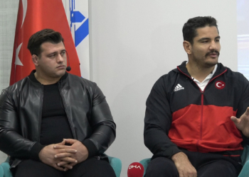Rıza Kayaalp ve Taha Akgül öğrencilerle buluştu
