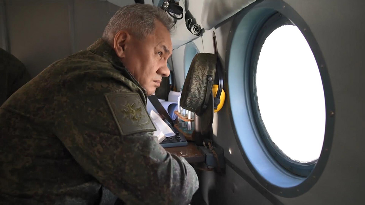 Sergey Şoygu Güney Askeri Bölgesi'ni ziyaret etti