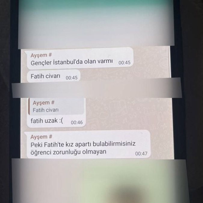 Türkiye'nin konuştuğu sahte doktorun ses kaydı  ve yazışmaları ortaya çıktı. Özel bir üniversitenin sağlık bölümü öğrencilerinin yer aldığı WhatsApp grubuna ses kaydı atan Ayşe Özkiraz (20), girdiği ameliyatlar ile ilgili bilgi aktarıyor. 