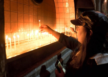 Saint Antuan Kilisesi'nde Noel ayini