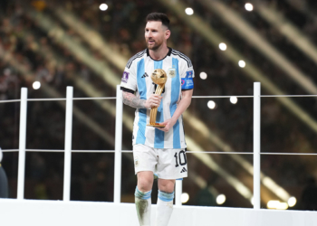 Maradona şimdi öldü yeni ve tek kral Messi