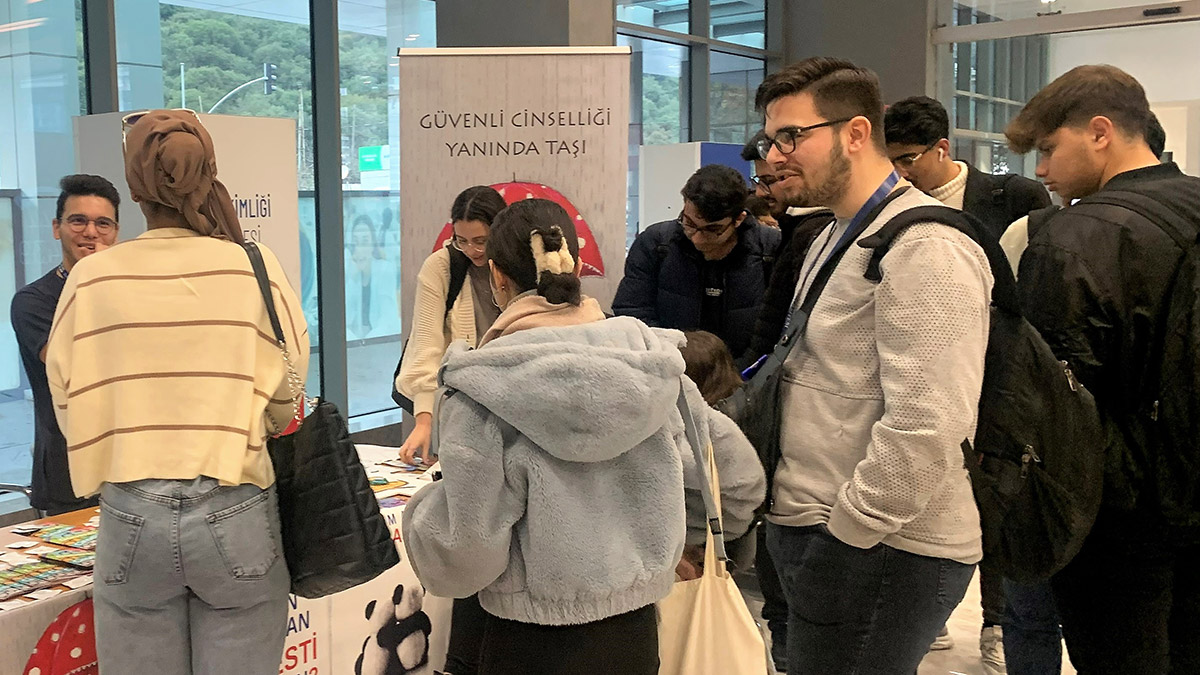 Türkiye'de çok fazla HIV pozitif vakası var