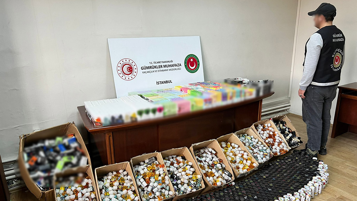 Sirkeci'de kaçak elektronik sigara operasyonu