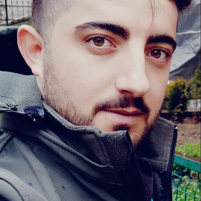 Sivas'ta nakliye kamyonu devrildi; 1 ölü