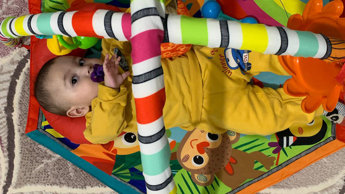 Samsun'da 1400 gram ve prematüre olarak doğan ve 4 ay önce Spinal Müsküler Atrofi SMA Tip-1 hastası Osman Buğra'nın ailesi çocuklarının gen tedavisi masrafları için valilik onaylı kampanya başlattı.